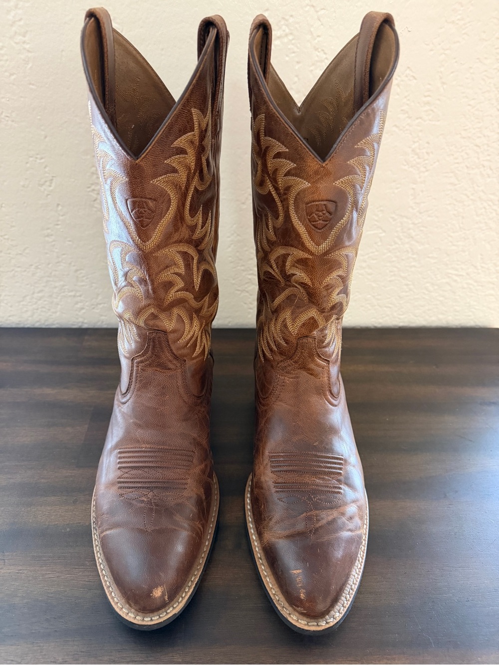 Ariat Brown Leather Western Cowboy Boots with Tan Embroidery